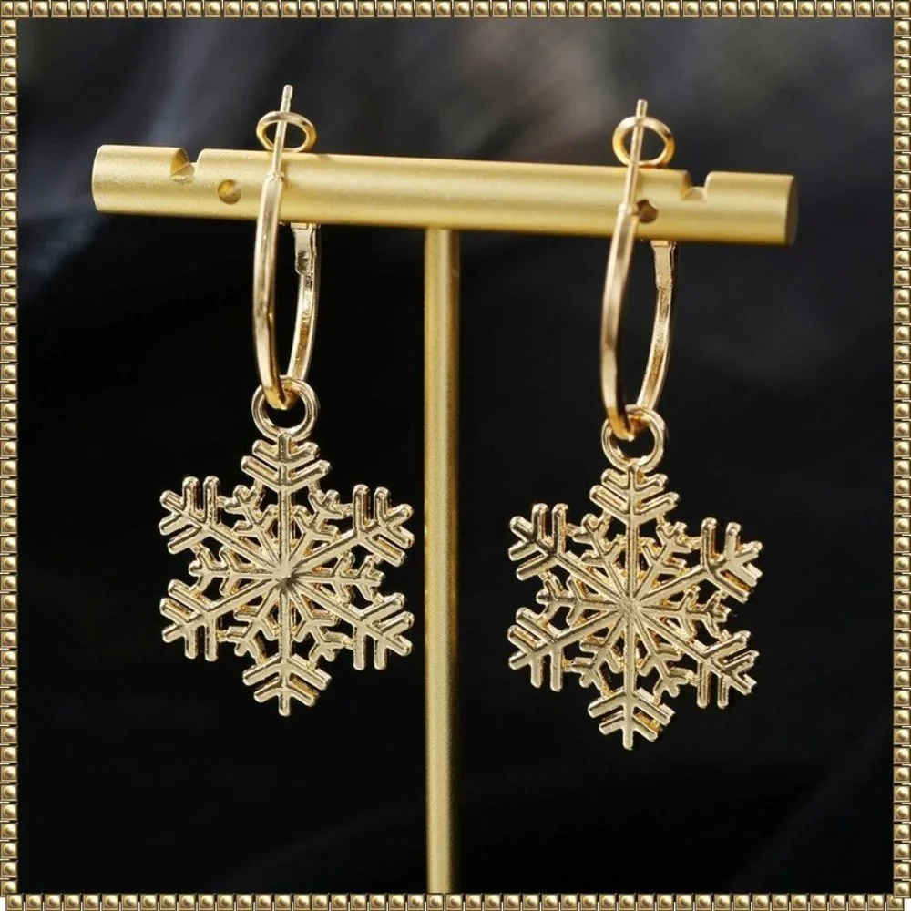 ๐SOLD๐๐๐บ๐จ๐ณ๐ฌ๐2 ๐๐๐ $12 - NEW In Box Gold Snowflake Dangle Earrings - Picture 5 of 6
